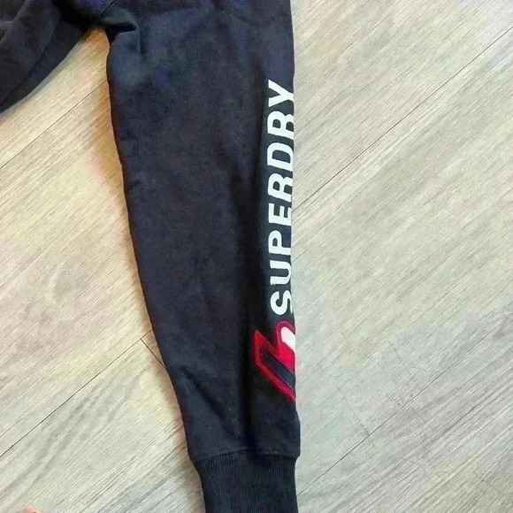 Superdry cropped hoodie new with tags size XS - Picture 3 of 3